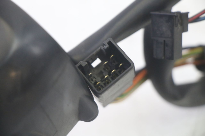 photo de PRZEŁĄCZNIK PRAWY SUZUKI BURGMAN 125 (2007 - 2014) - Stan powierzchni