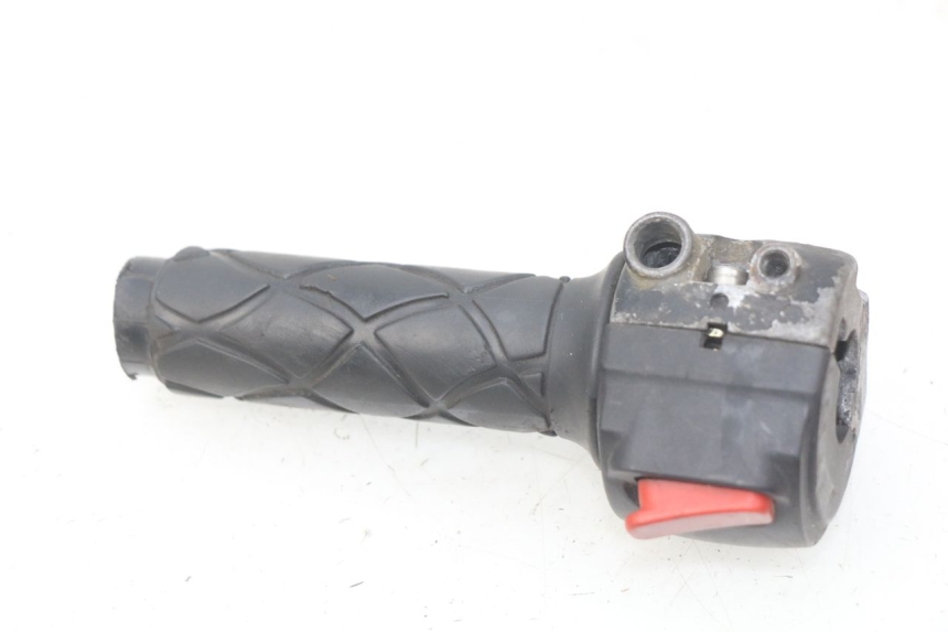 photo de PRZEŁĄCZNIK PRAWY YAMAHA BW'S 50 (1999 - 2003) - Zoom stanu zużycia