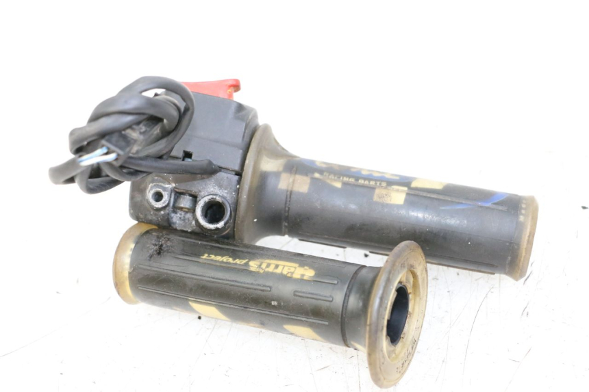 photo de PRZEŁĄCZNIK PRAWY YAMAHA BW'S 50 (2004 - 2017) - Zoom stanu zużycia