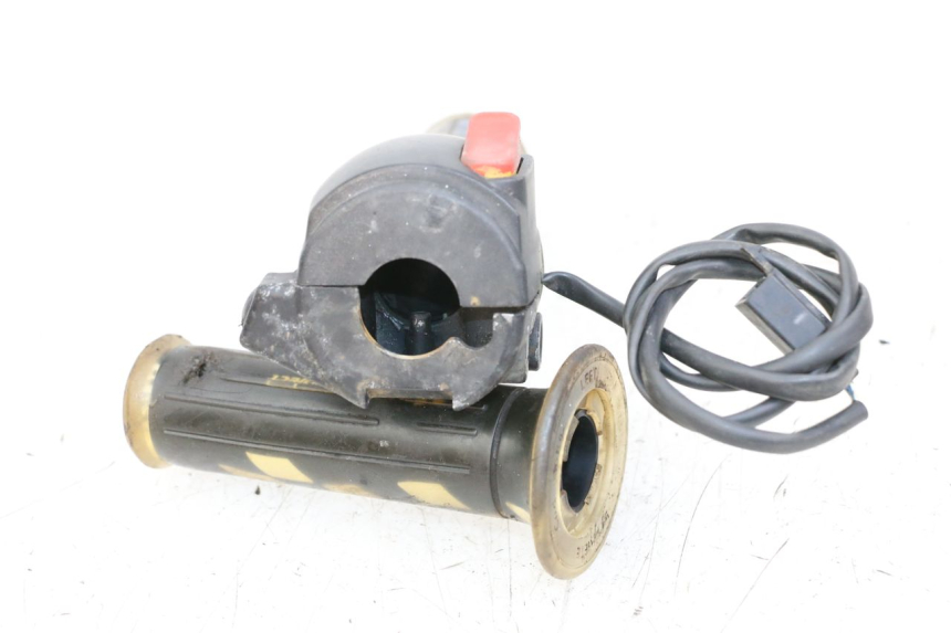 photo de PRZEŁĄCZNIK PRAWY YAMAHA BW'S 50 (2004 - 2017) - Inny kąt widzenia