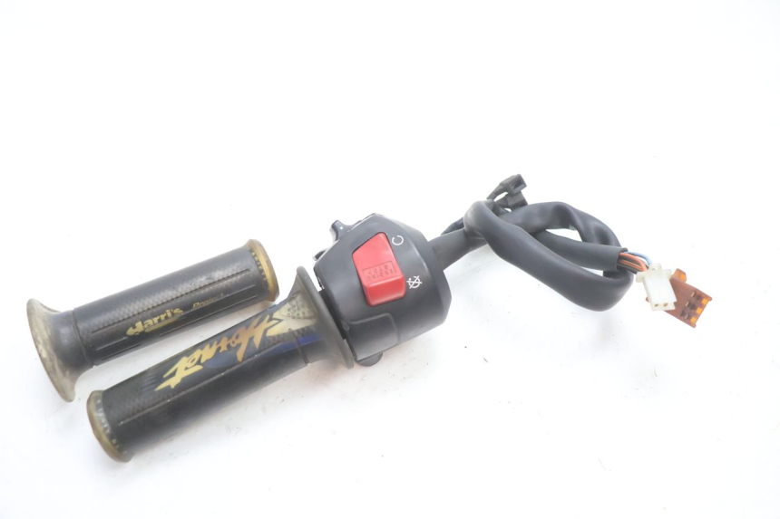 photo de PRAWA PRZEŁĄCZNIK HONDA CB F HORNET 600 (2005 - 2006) - Inny kąt widzenia