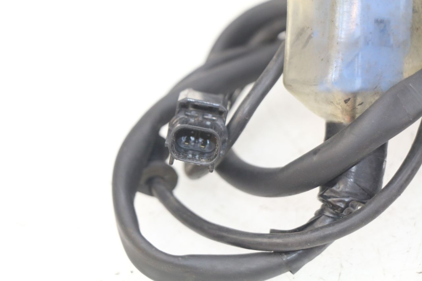 photo de PRZEŁĄCZNIK PRAWY HONDA CB R 1000 (2018 - 2023) - Zbliżenie techniczne