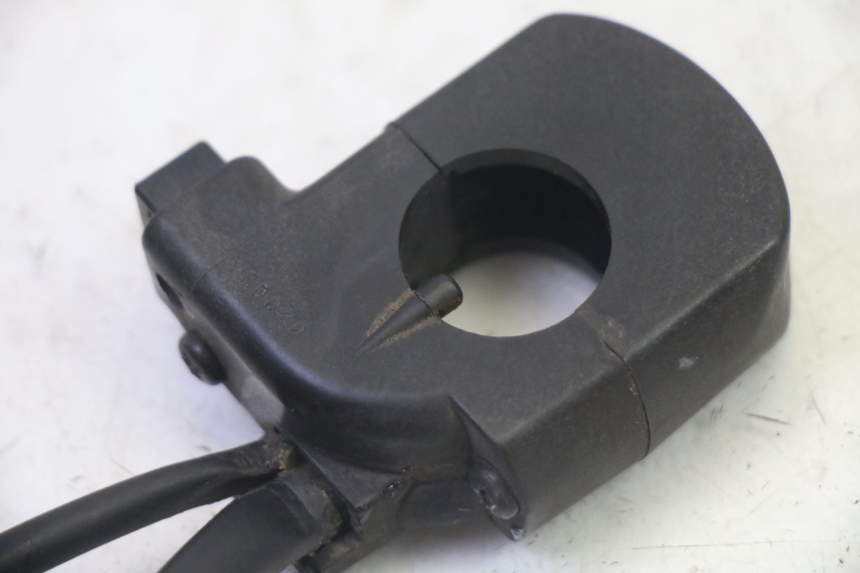 photo de PRZEŁĄCZNIK PRAWY HONDA CBF 125 (2009 - 2015) - Inny kąt widzenia