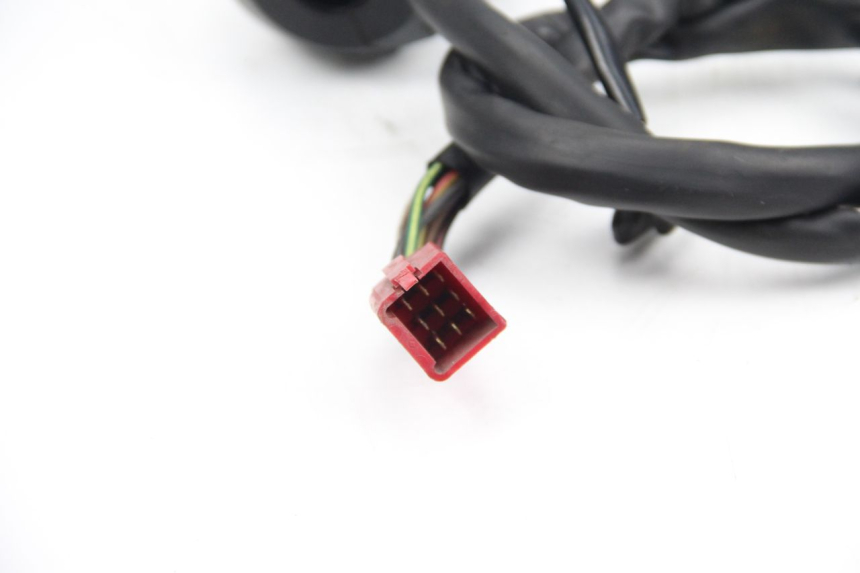 photo de PRZEŁĄCZNIK PRAWY HONDA CBR F SC21 1000 (1986 - 1992) - Zbliżenie techniczne