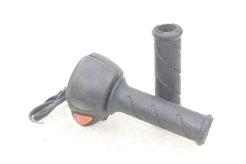 photo de PRZEŁĄCZNIK PRAWY PEUGEOT CITYSTAR 2T 50 (2018 - 2021) - Widok główny