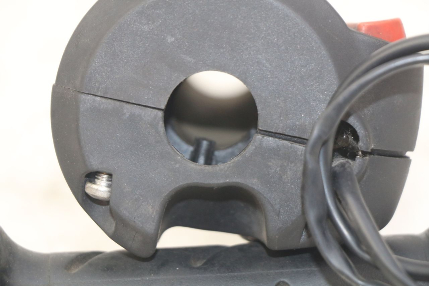 photo de PRZEŁĄCZNIK PRAWY PEUGEOT CITYSTAR 2T 50 (2018 - 2021) - Szczegół części