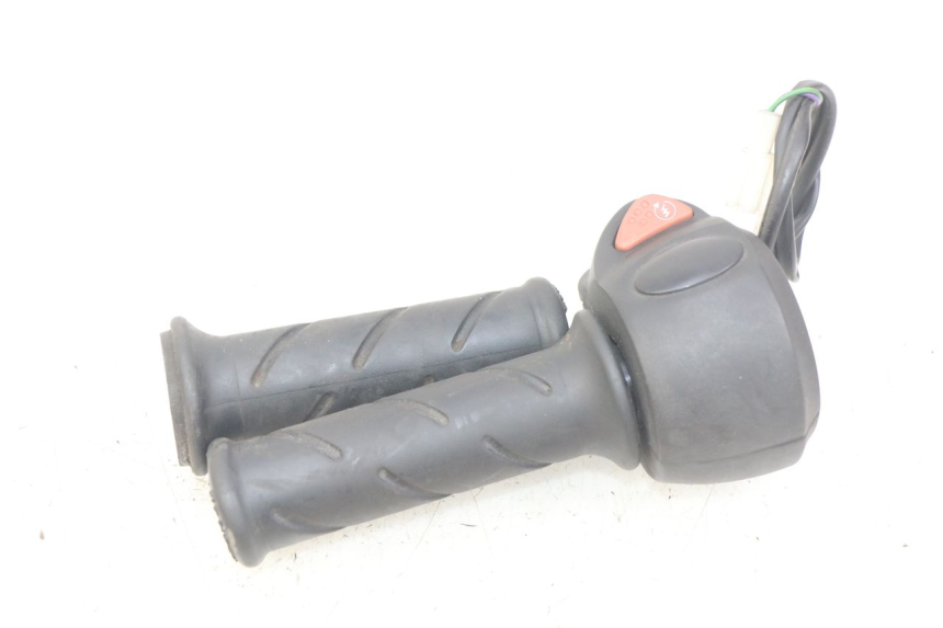 photo de PRZEŁĄCZNIK PRAWY PEUGEOT CITYSTAR 2T 50 (2018 - 2021) - Widok ogólny