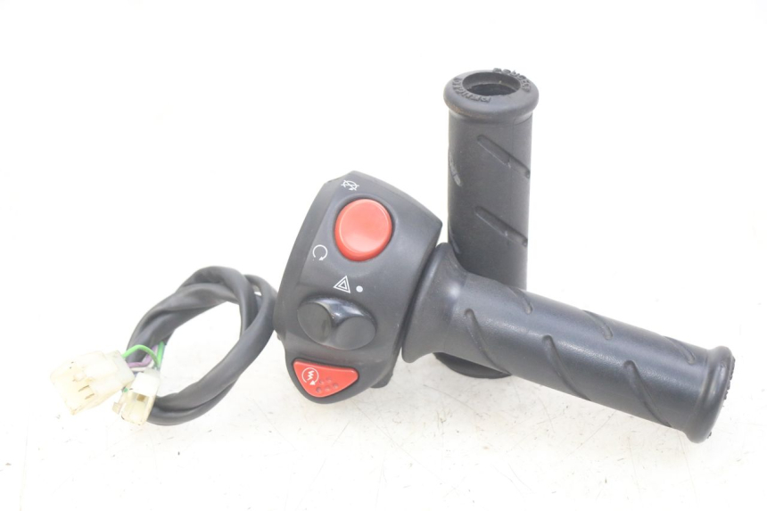 photo de PRZEŁĄCZNIK PRAWY PEUGEOT CITYSTAR AIR 125 (2014 - 2017) - Widok główny