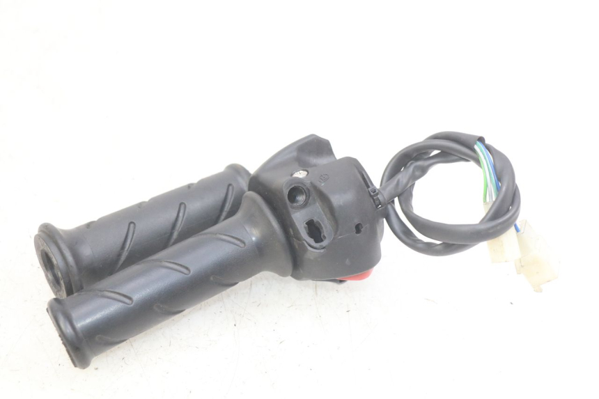 photo de PRZEŁĄCZNIK PRAWY PEUGEOT CITYSTAR AIR 125 (2014 - 2017) - Szczegół części