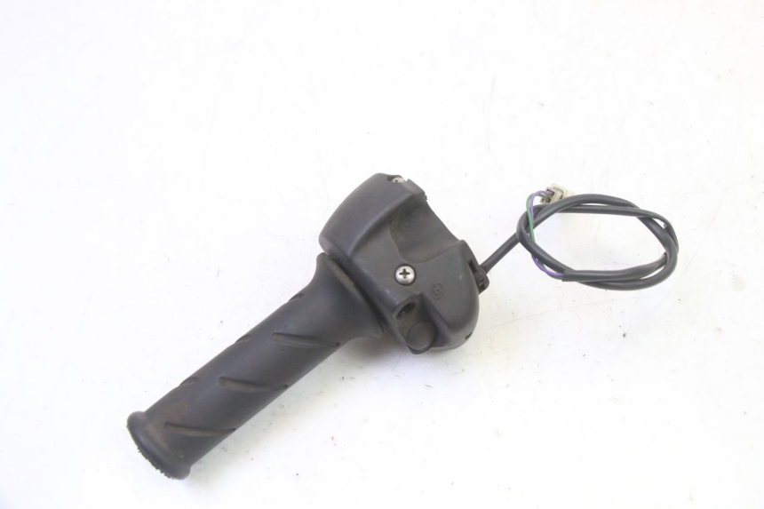 photo de PRZEŁĄCZNIK PRAWY PEUGEOT CITYSTAR 50 (2013 - 2017) - Inny kąt widzenia