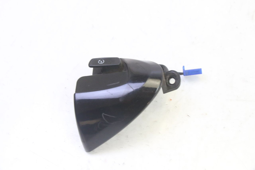 photo de PRZEŁĄCZNIK PRAWY YAMAHA CYGNUS X INJECTION 125 (2007 - 2013) - Zbliżenie techniczne