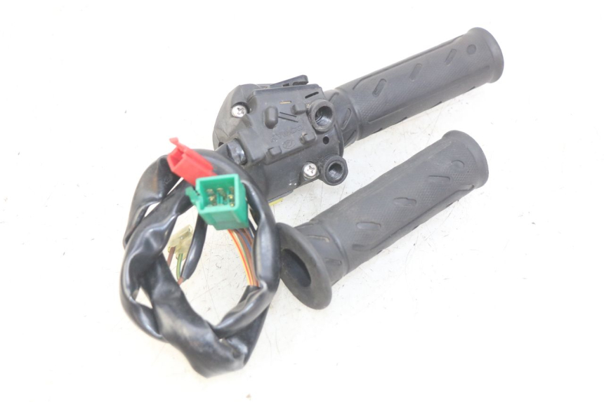 photo de PRZEŁĄCZNIK PRAWY KYMCO DOWNTOWN ABS 125 (2015 - 2017) - Szczegół części