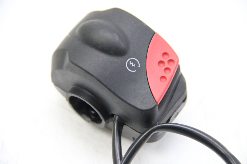 photo de PRZEŁĄCZNIK PRAWY PEUGEOT E-VIVACITY 1 (2012 - 2018) - Zoom stanu zużycia