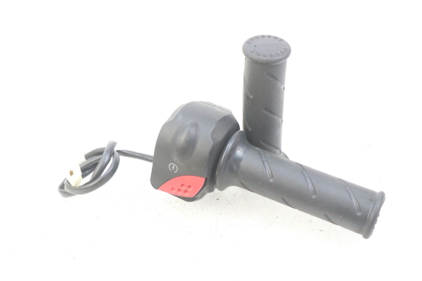 photo de PRZEŁĄCZNIK PRAWY PEUGEOT E-VIVACITY 1 (2012 - 2018) - Widok główny