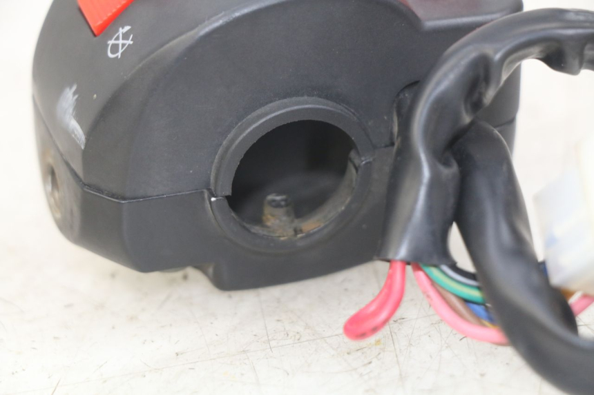 photo de PRZEŁĄCZNIK PRAWY EFUN E2GO 1 (2017 - 2021) - Zoom stanu zużycia