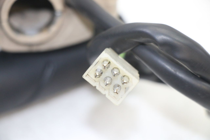 photo de PRZEŁĄCZNIK PRAWY PEUGEOT ELYSEO 125 (1999 - 2004) - Punkty mocowania