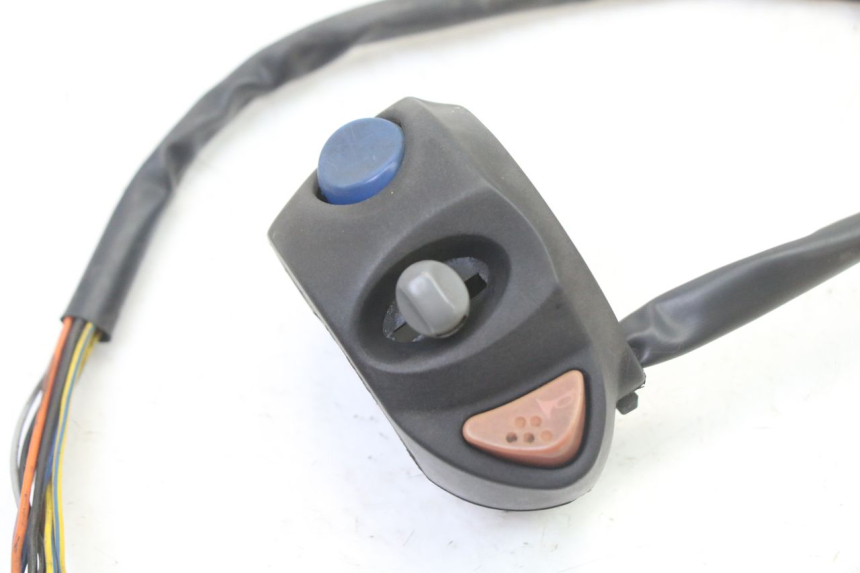 photo de PRZEŁĄCZNIK PRAWY PEUGEOT ELYSTAR 50 (2002 - 2014) - Szczegół części