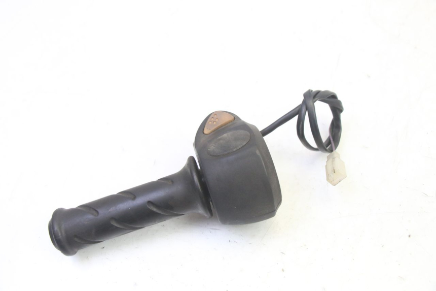 photo de PRZEŁĄCZNIK PRAWY PEUGEOT ELYSTAR 50 (2002 - 2014) - Zoom stanu zużycia