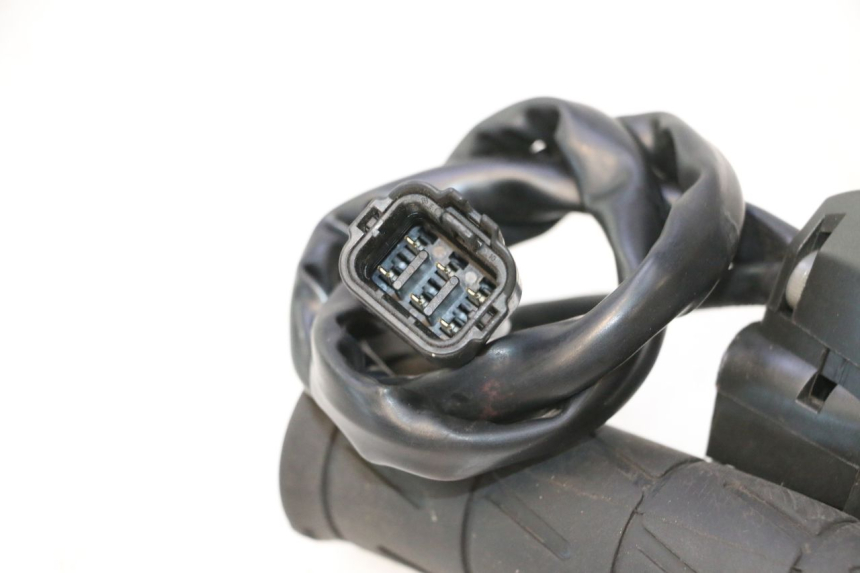 photo de PRAWA PRZEŁĄCZNIK KAWASAKI ER-6 ER6 N 650 (2005 - 2009) - Zoom stanu zużycia