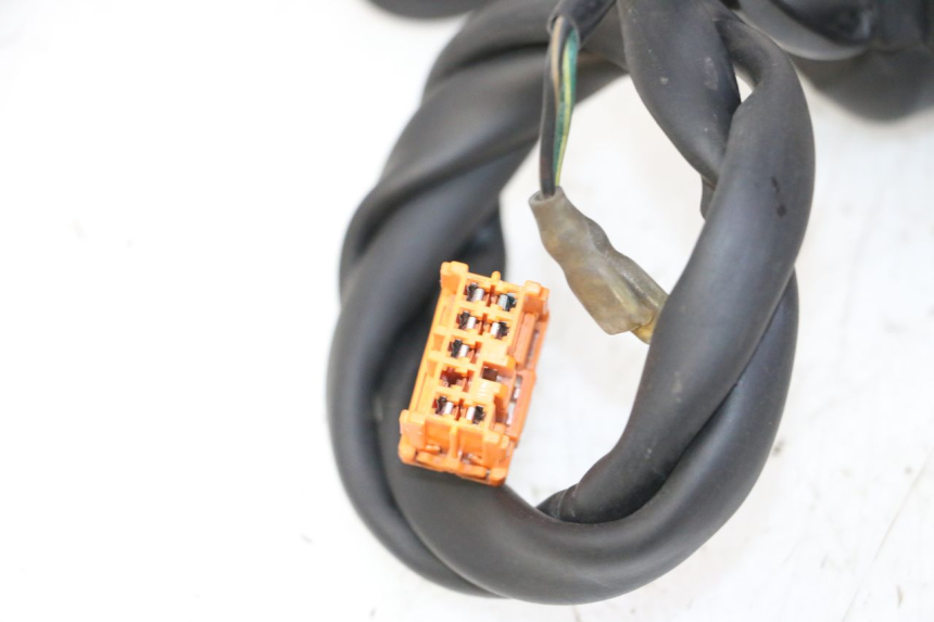 photo de PRZEŁĄCZNIK PRAWY HONDA FES S-WING SWING ABS 125 (2007 - 2015) - Zbliżenie techniczne