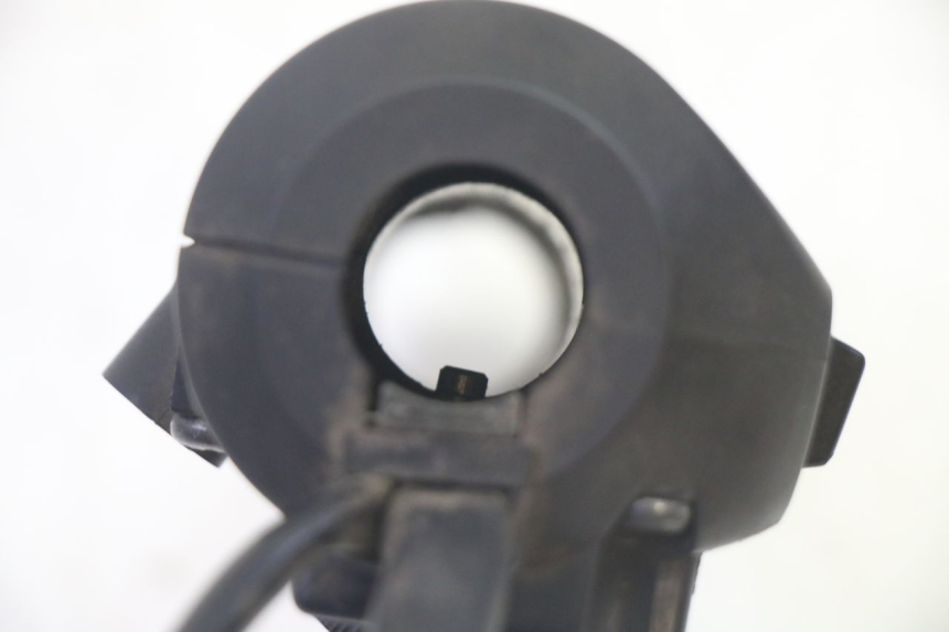 photo de PRZEŁĄCZNIK PRAWY HONDA FES S-WING SWING ABS 125 (2007 - 2015) - Widok ogólny