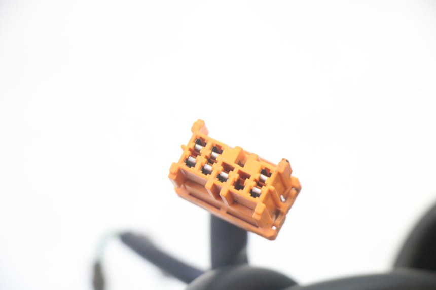 photo de PRZEŁĄCZNIK PRAWY HONDA FES S-WING SWING ABS 125 (2007 - 2015) - Stan powierzchni