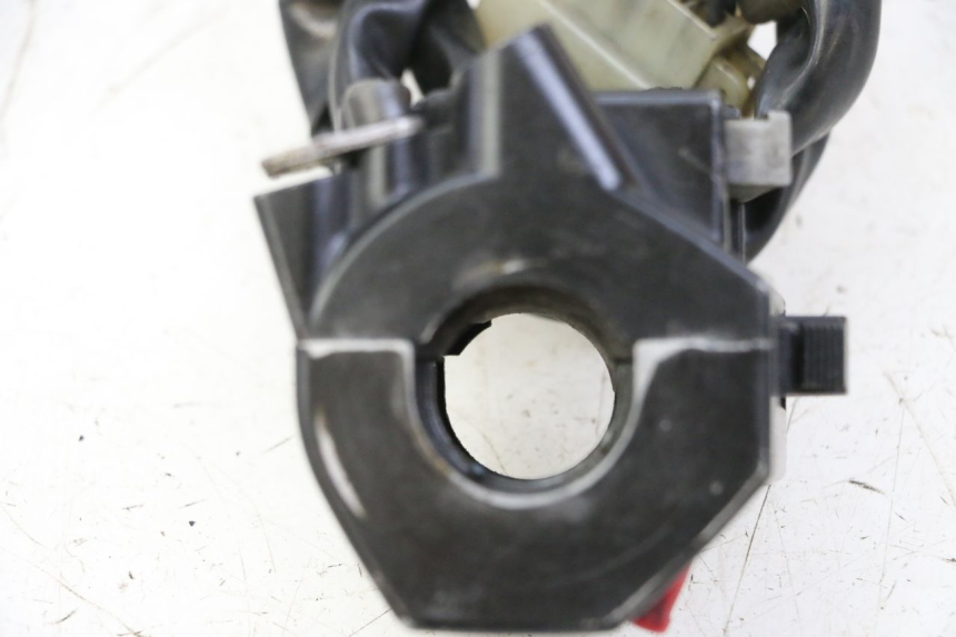 photo de PRZEŁĄCZNIK PRAWY YAMAHA FJ 36Y 1100 (1984 - 1985) - Zoom stanu zużycia