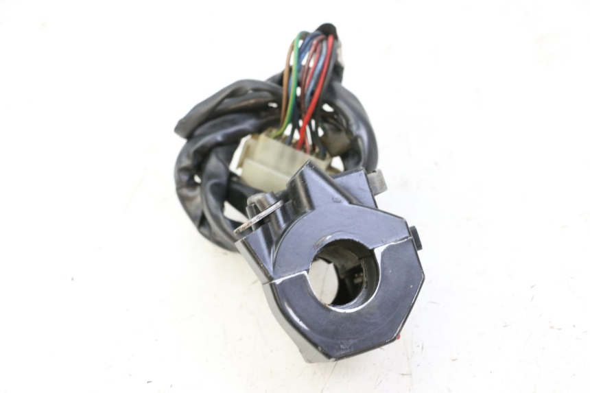 photo de PRZEŁĄCZNIK PRAWY YAMAHA FJ 36Y 1100 (1984 - 1985) - Inny kąt widzenia