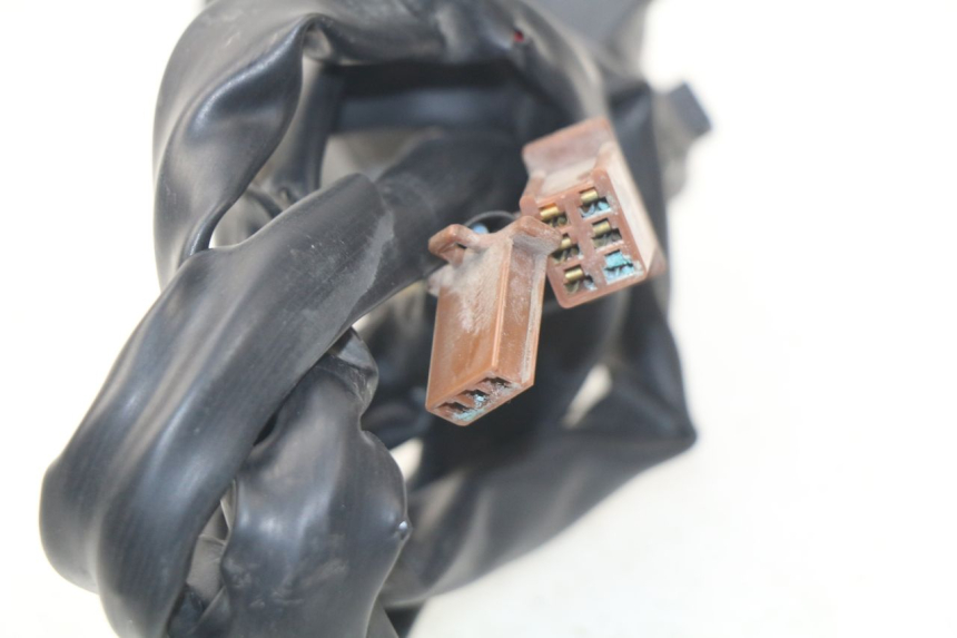 photo de PRZEŁĄCZNIK PRAWY YAMAHA FJR ABS 1300 (2006 - 2012) - Zbliżenie techniczne