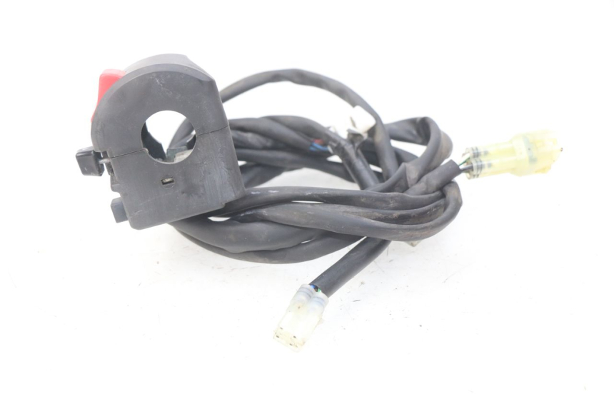 photo de PRZEŁĄCZNIK PRAWY YAMAHA FJR ABS 1300 (2016 - 2020) - Zbliżenie techniczne