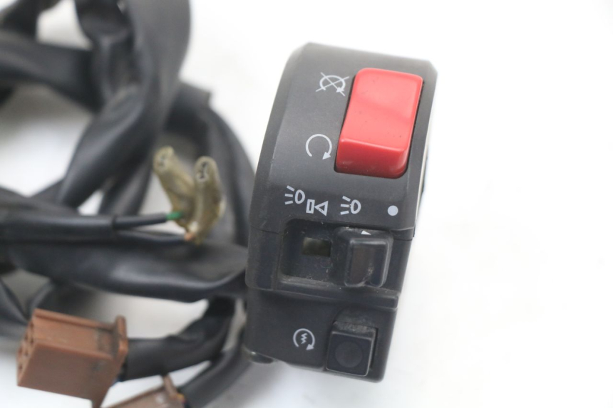 photo de PRZEŁĄCZNIK PRAWY YAMAHA FJR ABS 1300 (2006 - 2012) - Szczegół części