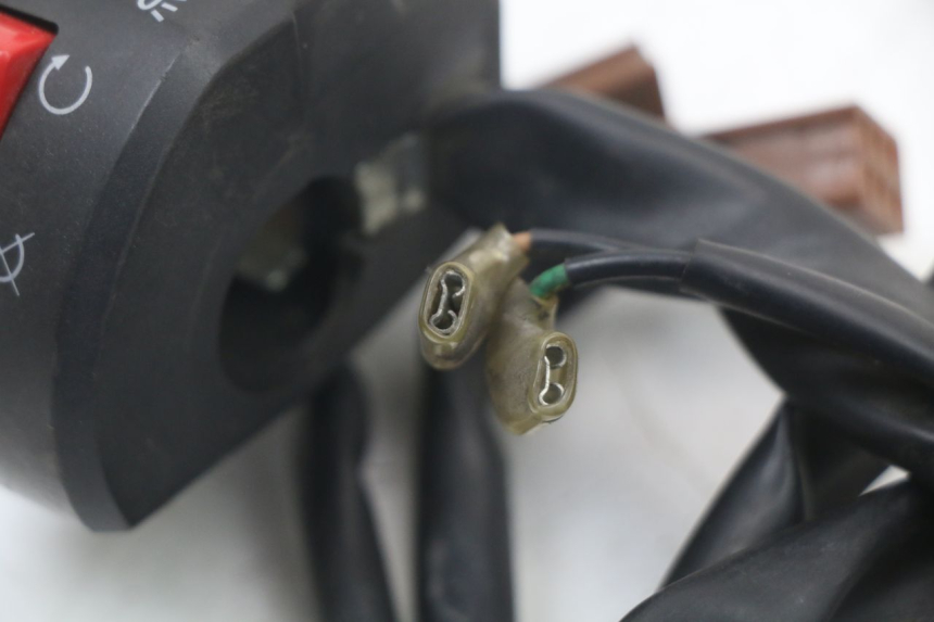 photo de PRZEŁĄCZNIK PRAWY YAMAHA FJR ABS 1300 (2006 - 2012) - Punkty mocowania