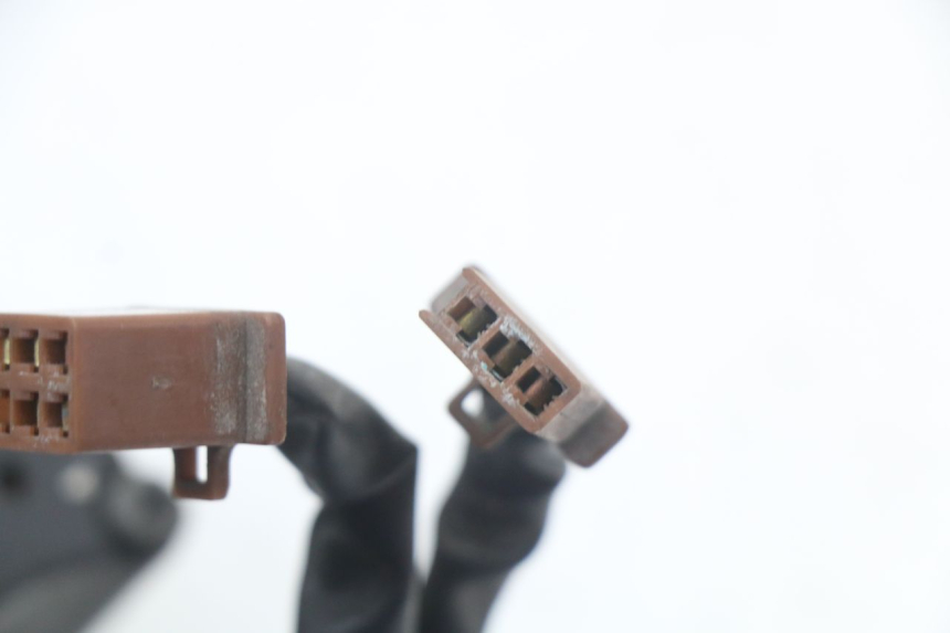 photo de PRZEŁĄCZNIK PRAWY YAMAHA FJR ABS 1300 (2006 - 2012) - Oznaczenia i referencje