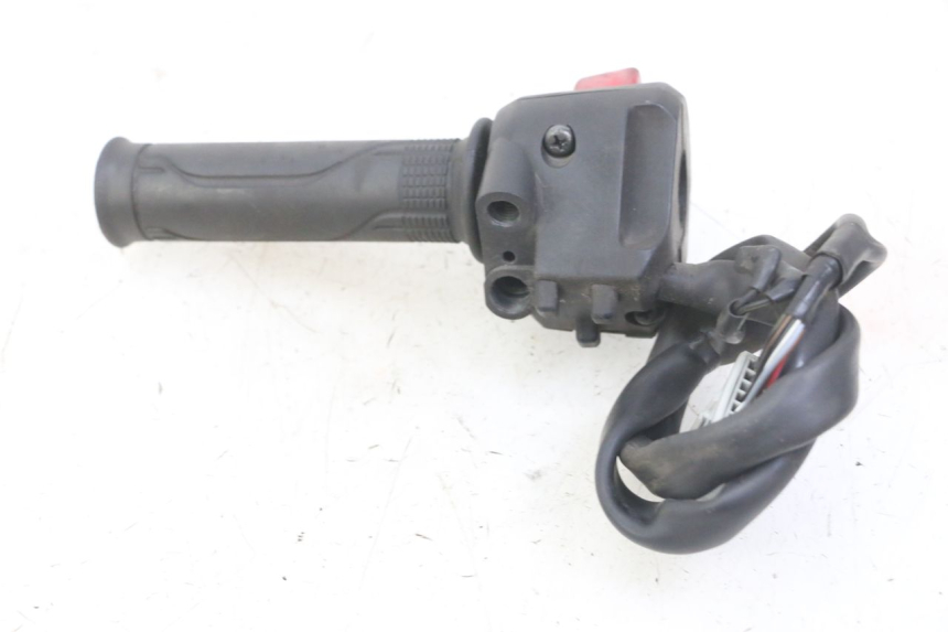 photo de PRZEŁĄCZNIK PRAWY HONDA FORZA ABS 300 (2013 - 2017) - Punkty mocowania