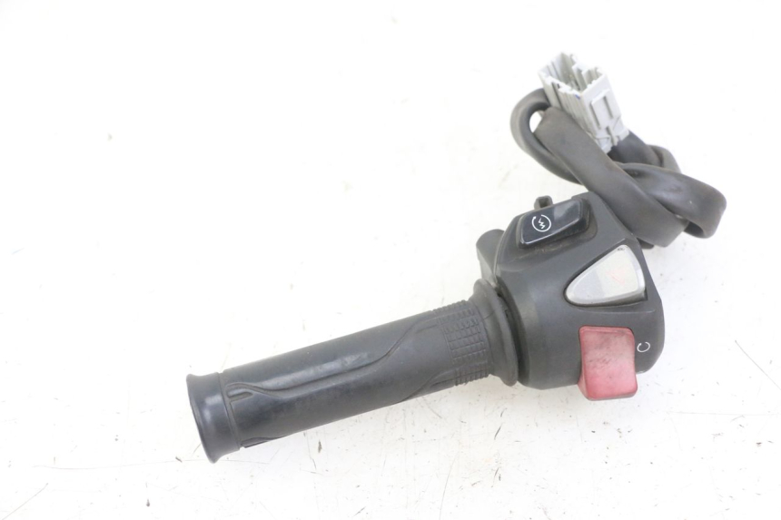 photo de PRZEŁĄCZNIK PRAWY HONDA FORZA ABS 300 (2013 - 2017) - Stan powierzchni