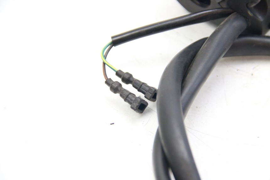 photo de PRZEŁĄCZNIK PRAWY HONDA FORZA 125 (2015 - 2016) - Inny kąt widzenia