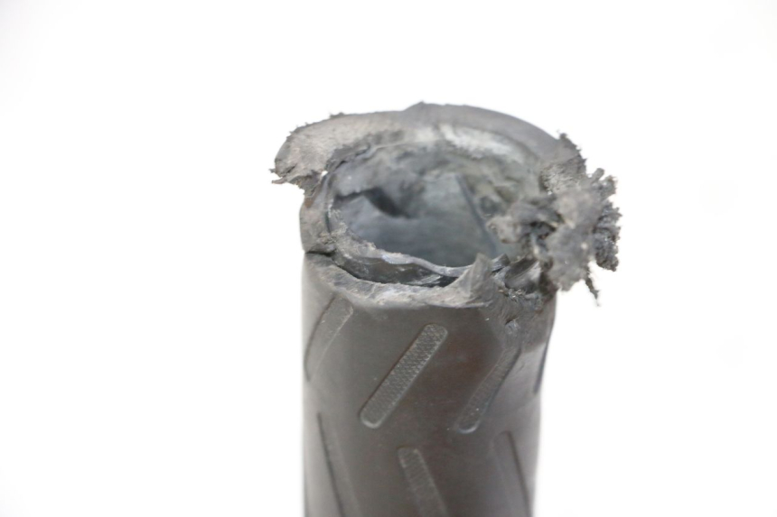 photo de PRZEŁĄCZNIK PRAWY YAMAHA FZ6 N FAZER 600 (2004 - 2006) - Zbliżenie techniczne