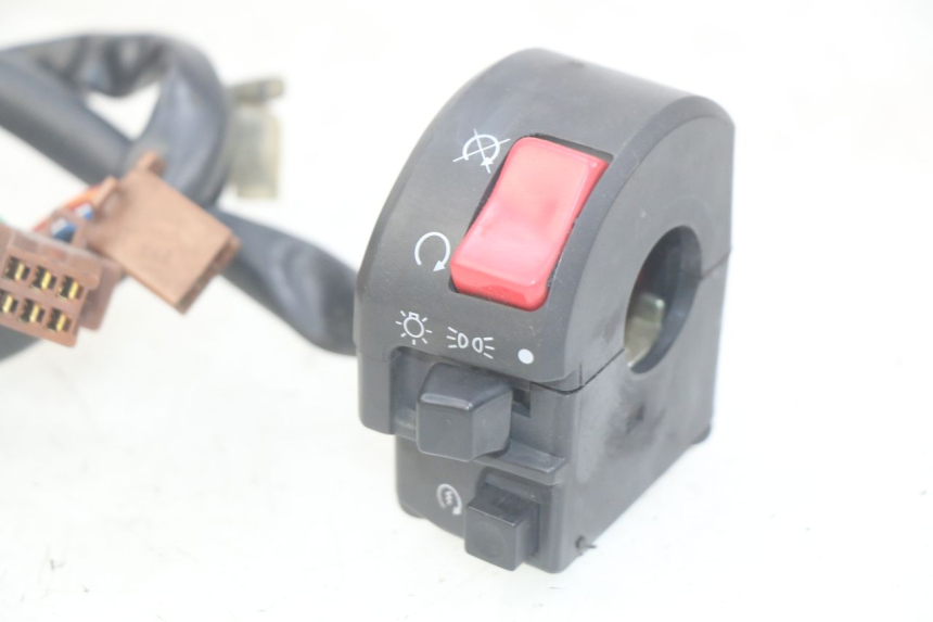 photo de PRZEŁĄCZNIK PRAWY YAMAHA FZS FAZER 600 (1998 - 2001) - Punkty mocowania