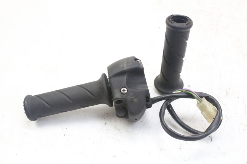 photo de PRZEŁĄCZNIK PRAWY PEUGEOT GEOPOLIS RS 125 (2007 - 2009) - Inny kąt widzenia