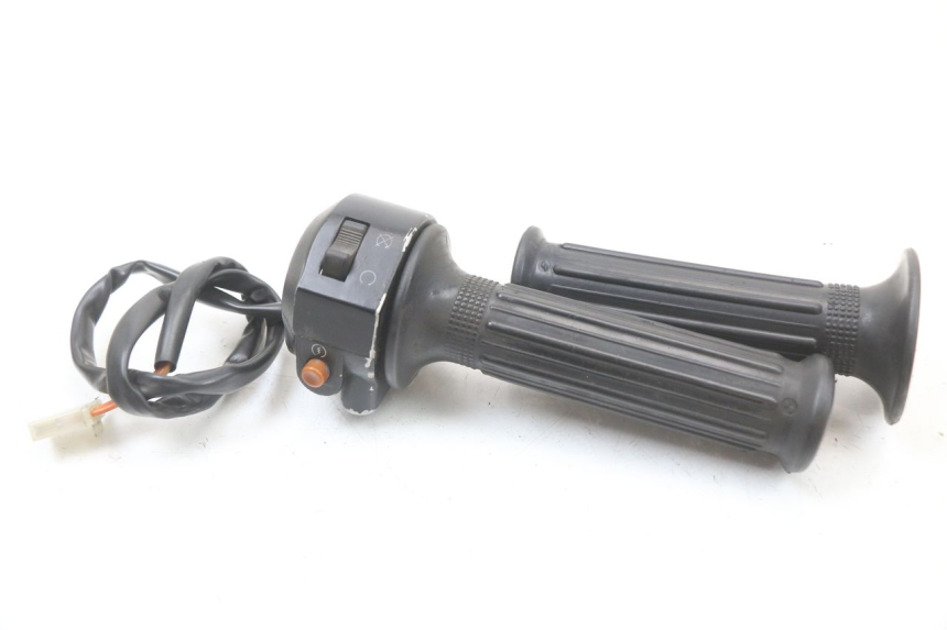 photo de PRZEŁĄCZNIK PRAWY HYOSUNG GF 125 (2001 - 2005) - Widok główny