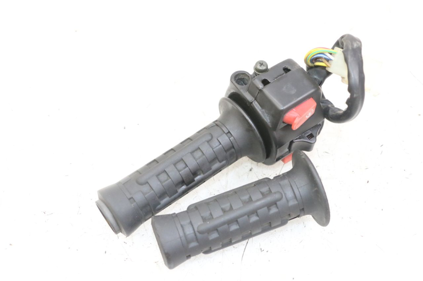 photo de PRZEŁĄCZNIK PRAWY GOES WIKI 125 (2010 - 2015) - Szczegół części