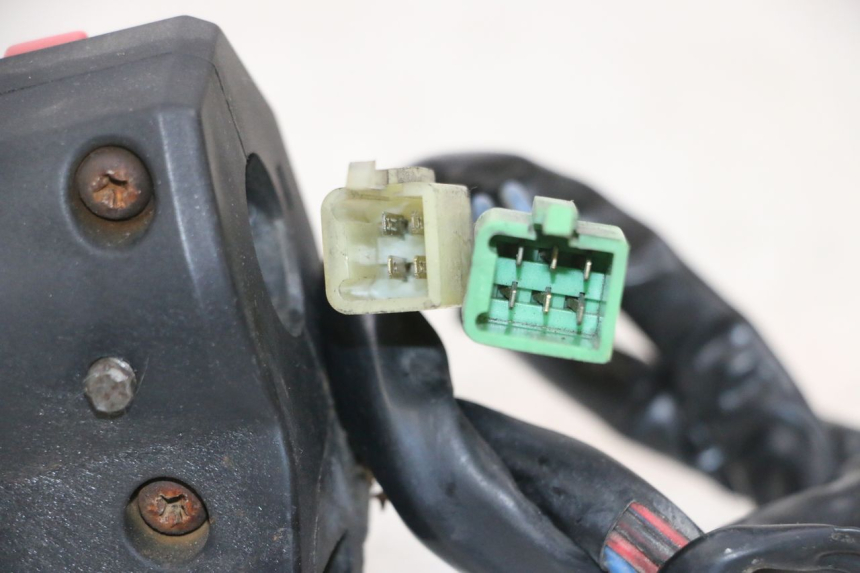 photo de PRZEŁĄCZNIK PRAWY KAWASAKI GPX R WARBIRD 600 (1988 - 1993) - Punkty mocowania