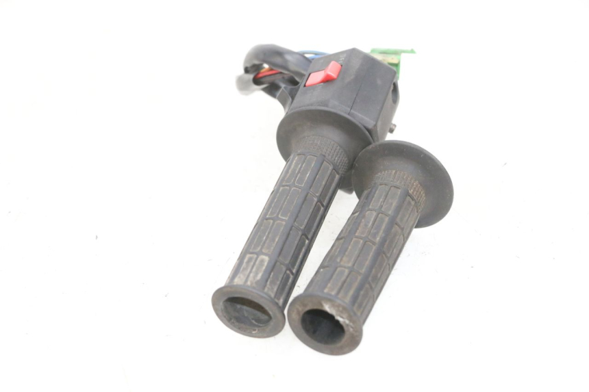 photo de PRZEŁĄCZNIK PRAWY KAWASAKI GPX R WARBIRD 600 (1988 - 1993) - Część sprawdzona