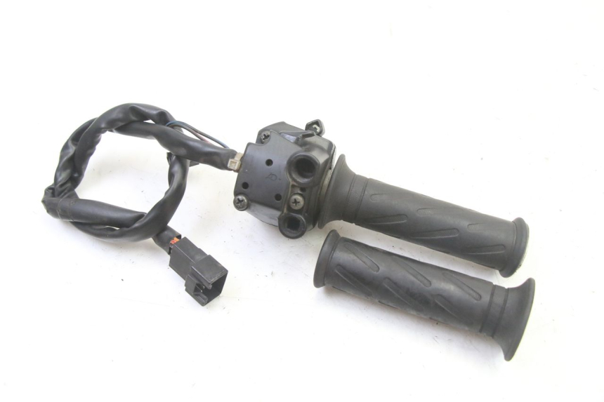 photo de PRZEŁĄCZNIK PRAWY SUZUKI GS GSE 500 (2001 - 2003) - Punkty mocowania