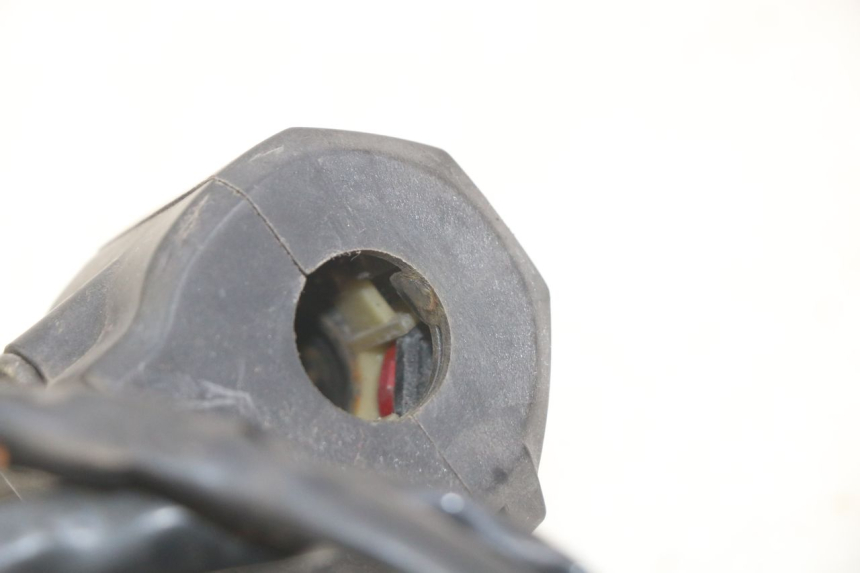 photo de PRZEŁĄCZNIK PRAWY SUZUKI GSX-F GSX  F 1100 (1988 - 1994) - Szczegół części