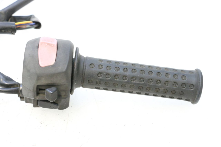 photo de PRZEŁĄCZNIK PRAWY SYM GTS EVO 125 (2009 - 2013) - Szczegół części