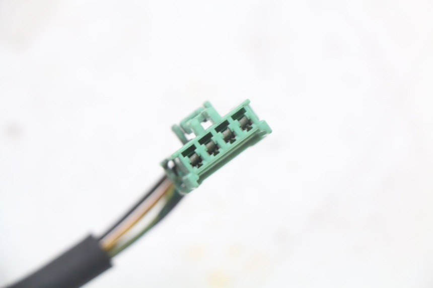 photo de PRZEŁĄCZNIK PRAWY HONDA FES S-WING SWING 125 (2007 - 2015) - Stan powierzchni