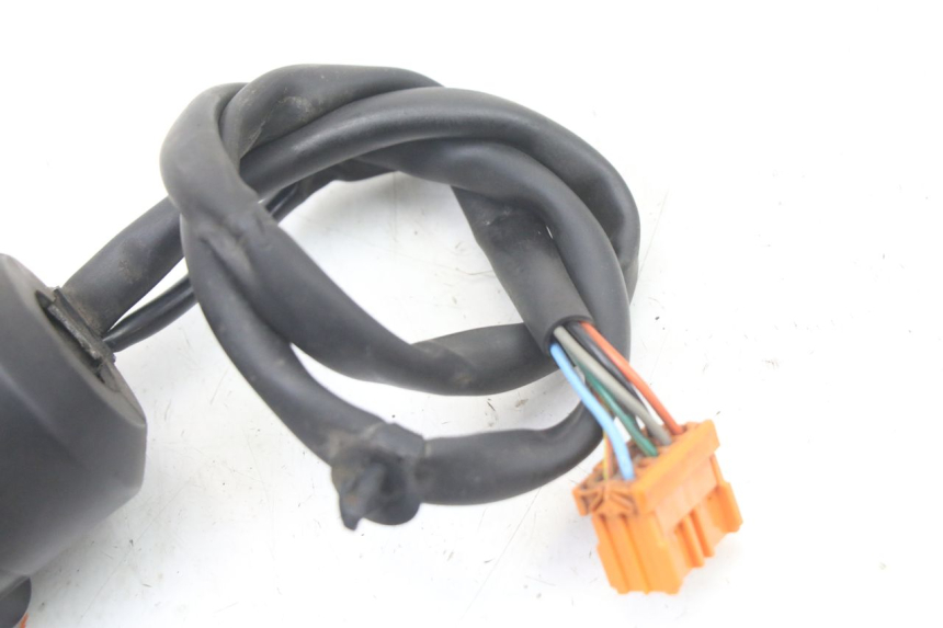 photo de PRZEŁĄCZNIK PRAWY HONDA FES S-WING SWING ABS 125 (2007 - 2015) - Widok ogólny