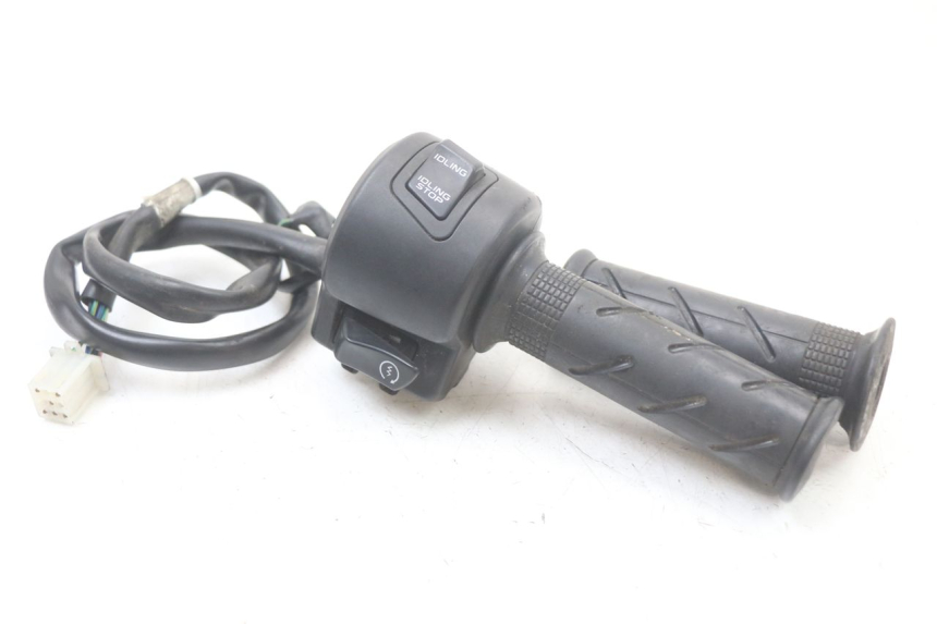 photo de PRZEŁĄCZNIK PRAWY HONDA PCX (JF28) 125 (2009 - 2011) - Widok główny