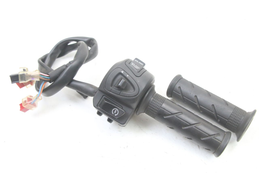 photo de PRZEŁĄCZNIK PRAWY HONDA PCX (JF57/JF64) 125 (2014 - 2018) - Widok główny